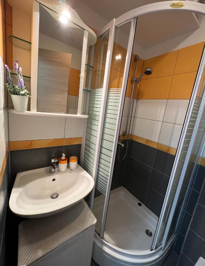 Apartman Center أوميس المظهر الخارجي الصورة